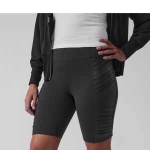 NEW Athleta Delancey Gleam Moto Short Med